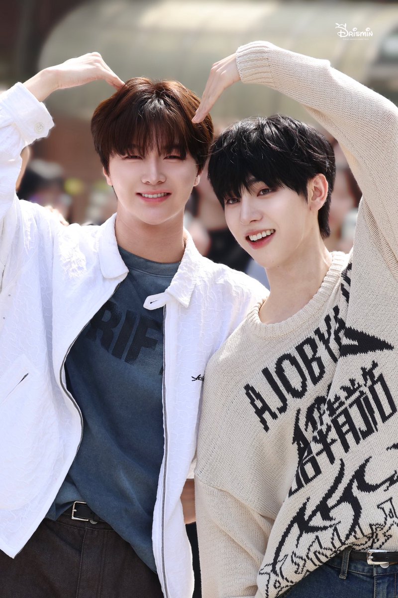 drismin's tweet photo. 240419 신촌 버스킹

#DRIPPIN #드리핀
#ChaJunHo #차준호 
#KimDongYun #김동윤 https://t.co/hQbWA7JnNk
