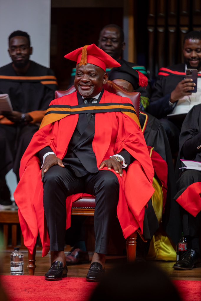 collenmashawane's tweet photo. When we uplift societies and help the most vulnerable people, we always ask for something in return, and the one simple request we make is for prayers. The prayers of Mkhulu Thabethe, Gogo Dlamini, Gogo Maphumulo, and Tshinanne Siobo have been answered. Thank you @unisa for the recognition 🙏🏽