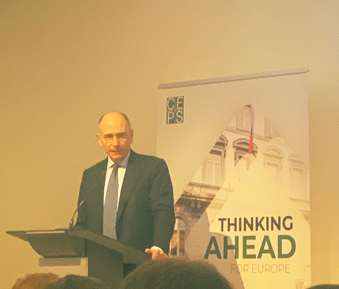 Big crowd at @CEPS_thinktank HQ to meet @EnricoLetta of the future of the EU #SingleMarket,
and many other things, including Territorial Cohesion and #placebased. 

@profAndreaRenda, well known research director at CEPS gives it the thumbs up.
Now up to EC and MS to follow suit.