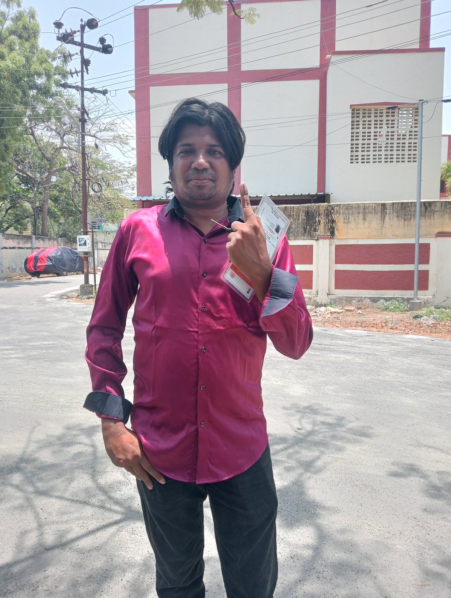 tdpfb4Yu0VGcPDF's tweet photo. எல்லாம் வல்ல இறைவன் அருளால் இன்று எனது ஜனநாயக கடமையை ஆற்றினேன் என் மீனவ சொந்தங்களுக்கு நல்லது நடக்க வேண்டும் என்று  அவர்கள் எந்த வித இடையூறும் இல்லாமல் தொழில் நடந்திட எனது ஜனநாயக கடமை ஆற்றி விட்டு வந்தேன். எல்லாரும் வாக்களிப்போம் நமது உரிமை விட்டுக் கொடுக்க வேண்டாம். https://t.co/FHjWcD9aMu