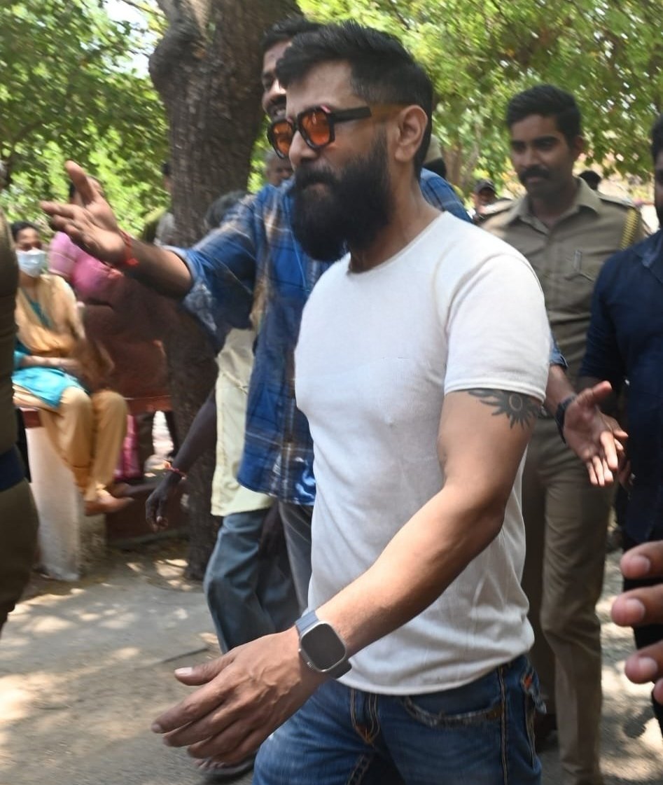 #ChiyaanVikram casted his vote✅
The man with full of swag❤️‍🔥