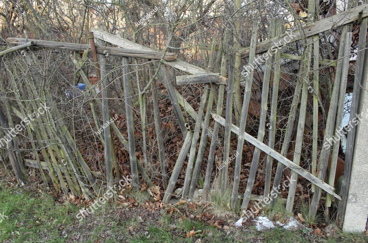 Pics just in of the fence used to ring fence the fighting fund.