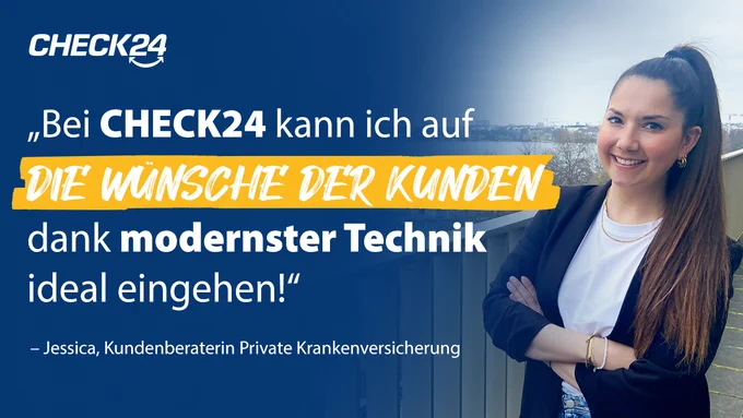 eine Frau steht mit verschränkten Armen