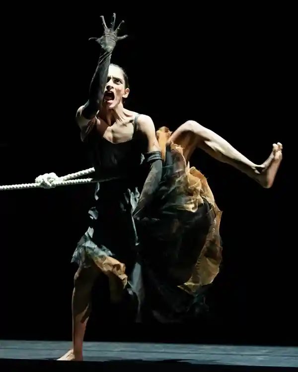 ElaineWITV's tweet photo. Rambert - Death Trap at @The_Lowry thought provoking, laugh-out-loud funny &amp; SPECTACULAR @Rambertdance - it’s only on tonight &amp; tomorrow - so go &amp; see it if you can. The movement &amp; vocals @Shereesurreal were stunning 🎭🎤💛 https://t.co/dGfBr3fJga