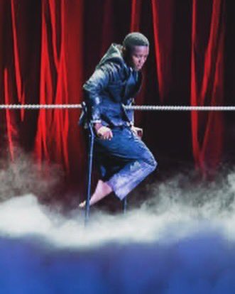 ElaineWITV's tweet photo. Rambert - Death Trap at @The_Lowry thought provoking, laugh-out-loud funny &amp; SPECTACULAR @Rambertdance - it’s only on tonight &amp; tomorrow - so go &amp; see it if you can. The movement &amp; vocals @Shereesurreal were stunning 🎭🎤💛 https://t.co/dGfBr3fJga