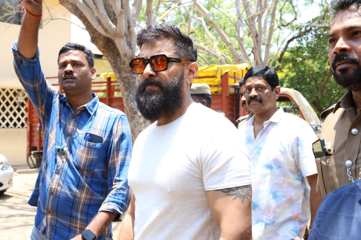 Actor #ChiyaanVikram casted his vote for #LokSabhaElections2024 #LokSabhaElections #LokSabaElections2024