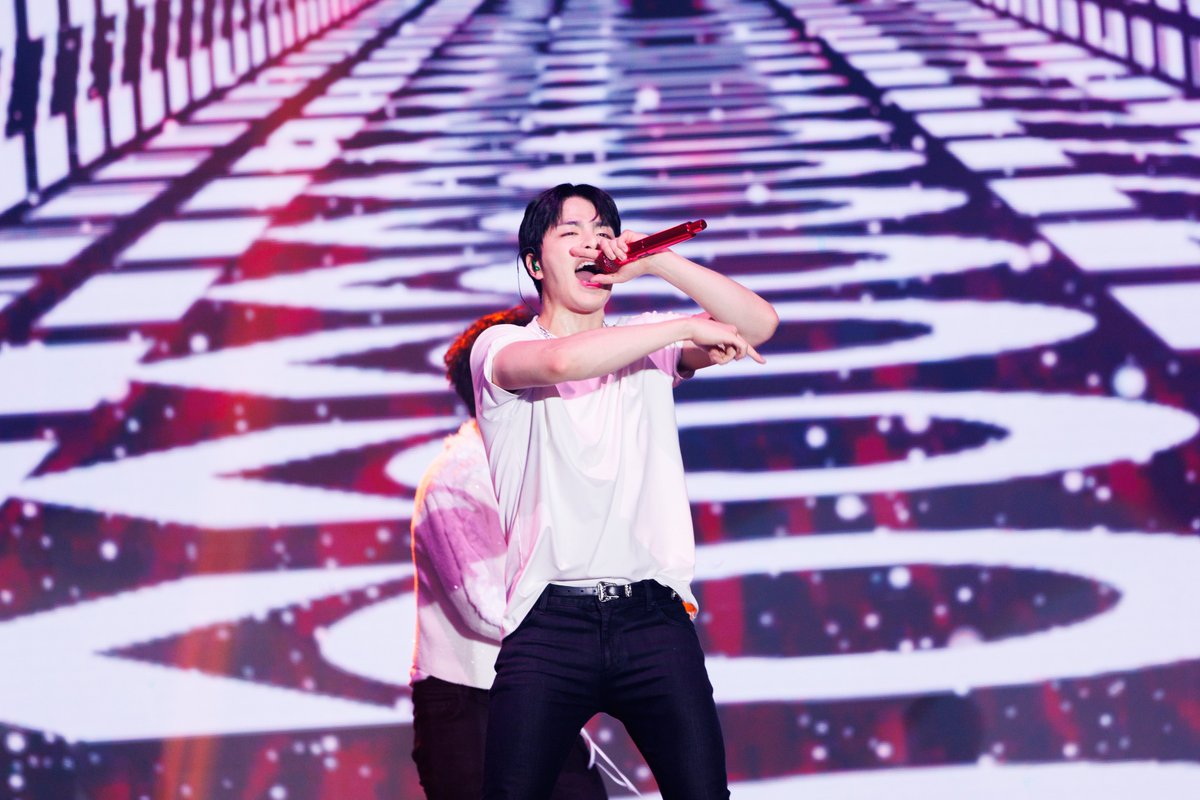 StarDore_official tweet media