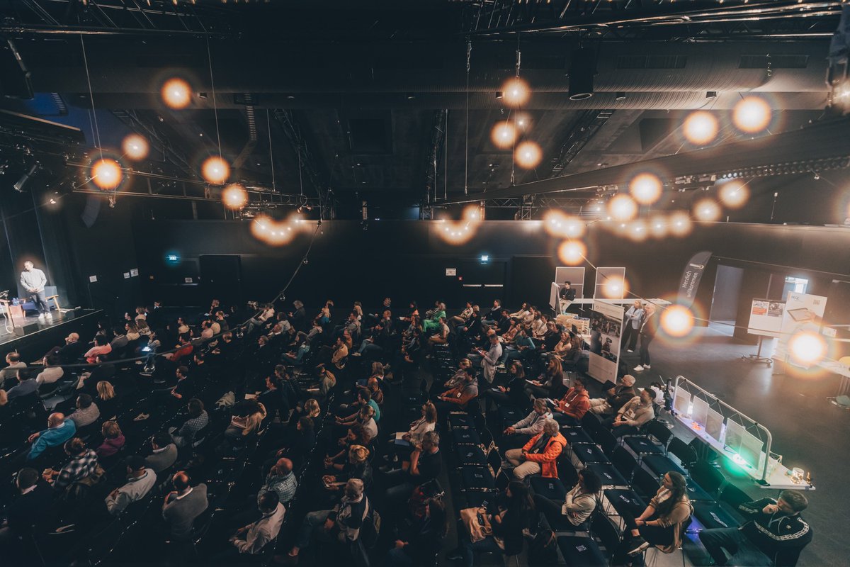 digiatschool's tweet photo. Wenn wir so ein Feedback erhalten 😊
"Vielen Dank für die schöne Zeit im Karlstorbahnhof. 
Die tolle Bewirtung,  der interessante Talk über KI, der Marktplatz und das lustige Abendprogramm waren toll erfrischend und ich fühlte mich als Lehrerin  sehr wertgeschätzt! ..."
#TWLZ https://t.co/0lPRTN9u56