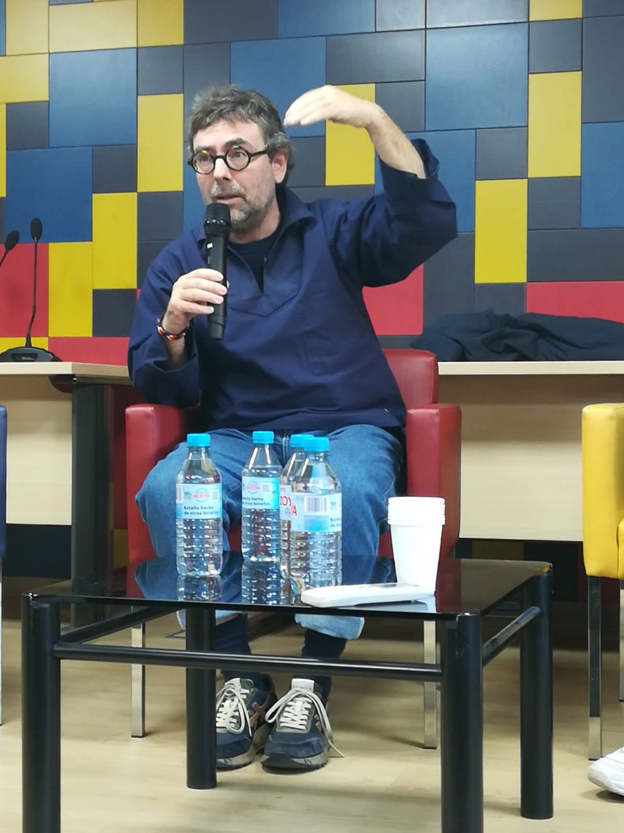 IESRENACIMIENT0's tweet photo. Como era de esperar Use Lahoz nos regaló un encuentro literario que entusiasmó a los presentes, gracias por este regalo @ceiplopedevega @AfaRenacimiento @educaciongob https://t.co/DAaVFkUGQZ