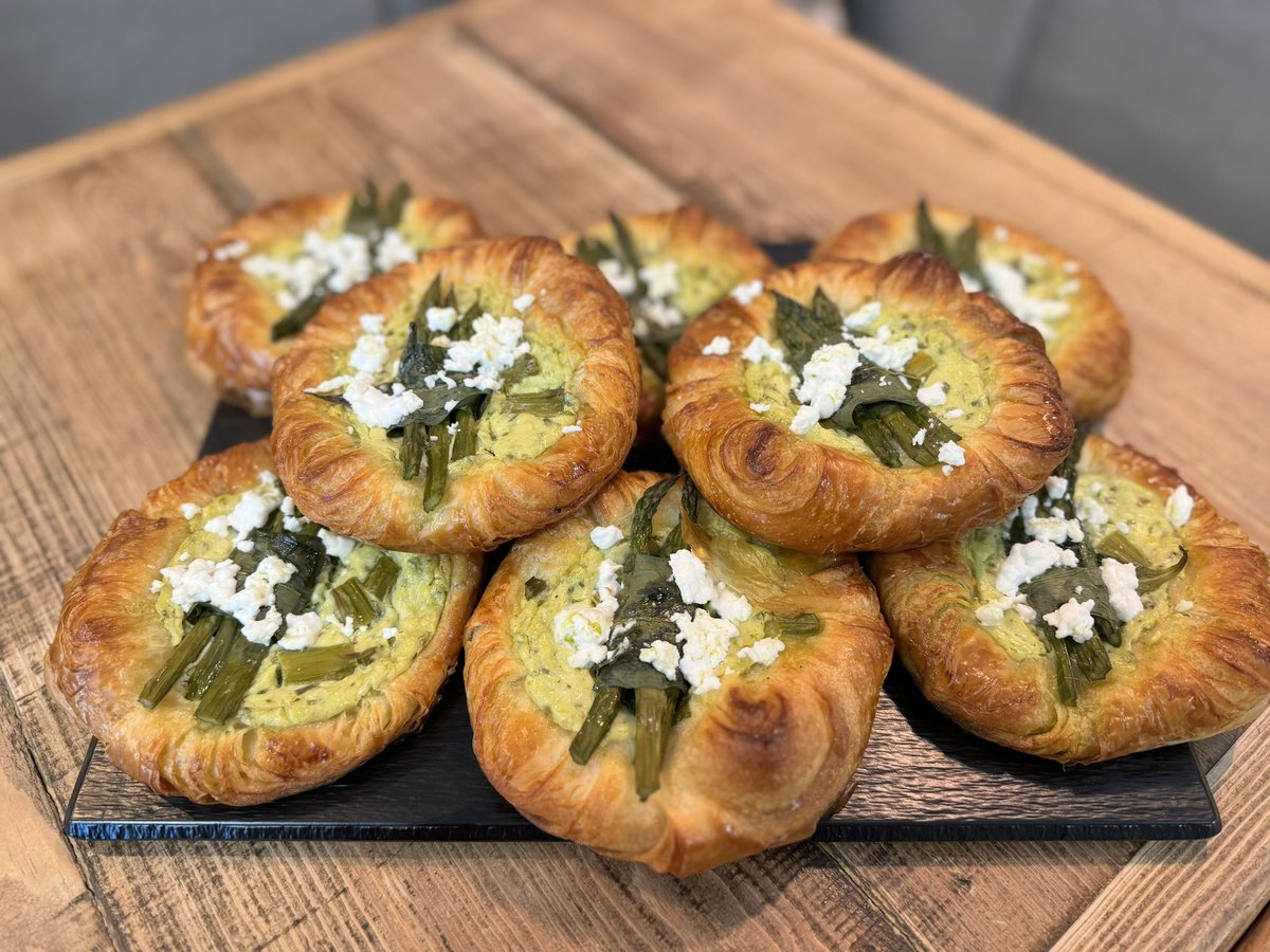 Today’s special…. Wild garlic pesto, asparagus & feta danish #danish #savourycroissant #wildgarlic #wildgarlicpesto #asparagus #feta #croissant #savourycroissant #shop #bakery #shoplocal #homemade #cafe #eatery #harrogate #food #yorkshire #coldbathroad #mannabakeryharrogate