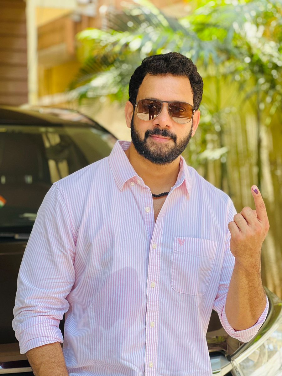 Actor #Bharath casted his vote for #LokSabhaElections2024 #LokSabhaElections #LokSabaElections2024
