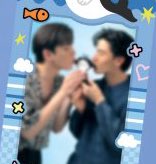 EuriThePolca's tweet photo. EXCUSE ME?!!!!! 😭😭😭😭
i will buy that card holder because of the photocard!!!!!!!

#PolcaTimeTravelingConcert
@Tawan_V @new_thitipoom https://t.co/DvFoRhZeAu