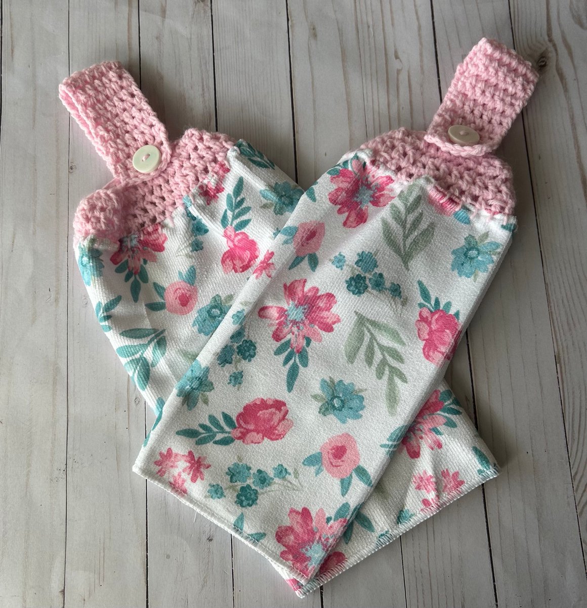 2 Spring kitchen towels, Pink Floral kitchen towels craftymom75.etsy.com/listing/143184… #craftbizparty #craftshout #PinkKitchenTowel