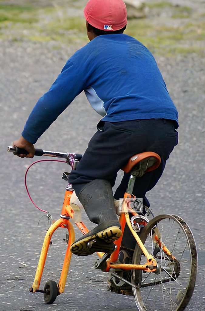 Staggered wheel sizes might be getting out of hand 😂

#metro_cycles1 #bikeshop #bikemechanic #bicycle #bicycling #bicycleworkshop #bicycleshop #bicyclemechanic #workshop #cycling #cyclist #cycle #cyclelife #fridayfun #funny #jokes #joke #haha #laugh #vanderbijlpark @CyclesMetro