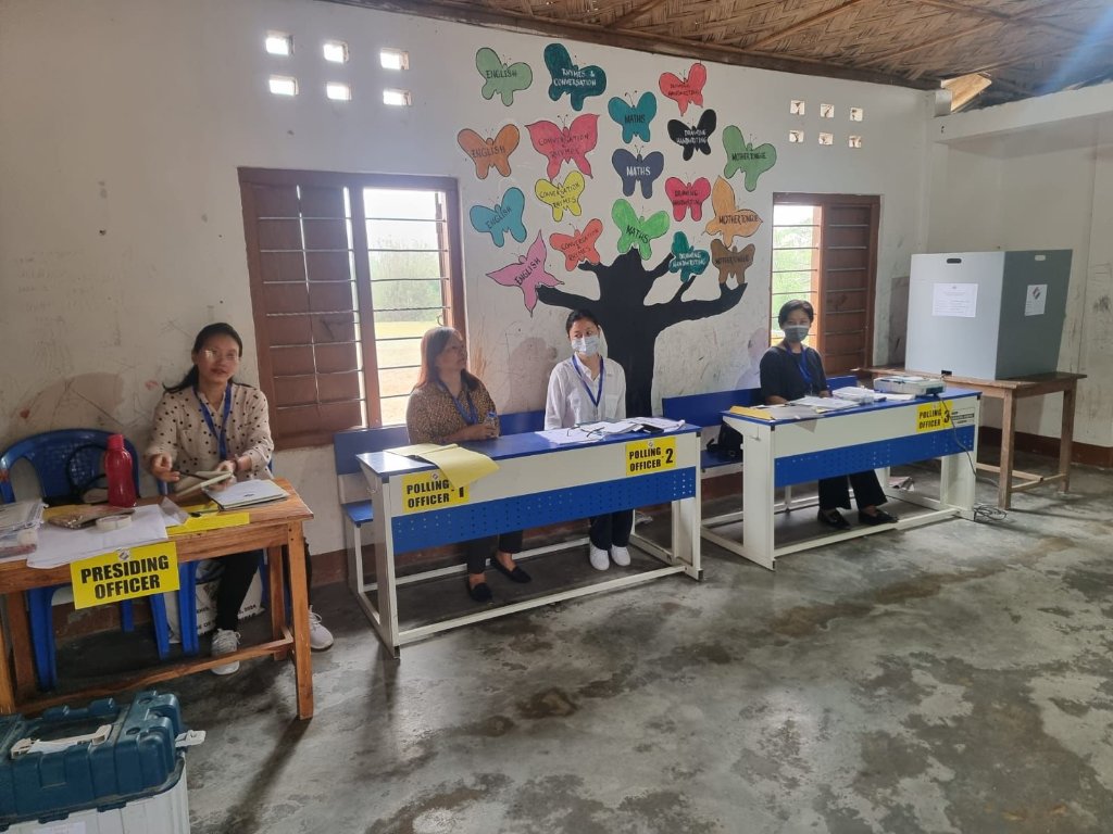 Young employees managed polling stations in Mon District #ECI #Elections2024 #IVote4Sure #ChunavKaParv
#deshkagarv #loksabhaelection2024
<a href="/ECISVEEP/">Election Commission of India</a>
<a href="/MyGovNagaland/">MyGov Nagaland</a>
<a href="/dipr_nagaland/">DIPR Nagaland</a>