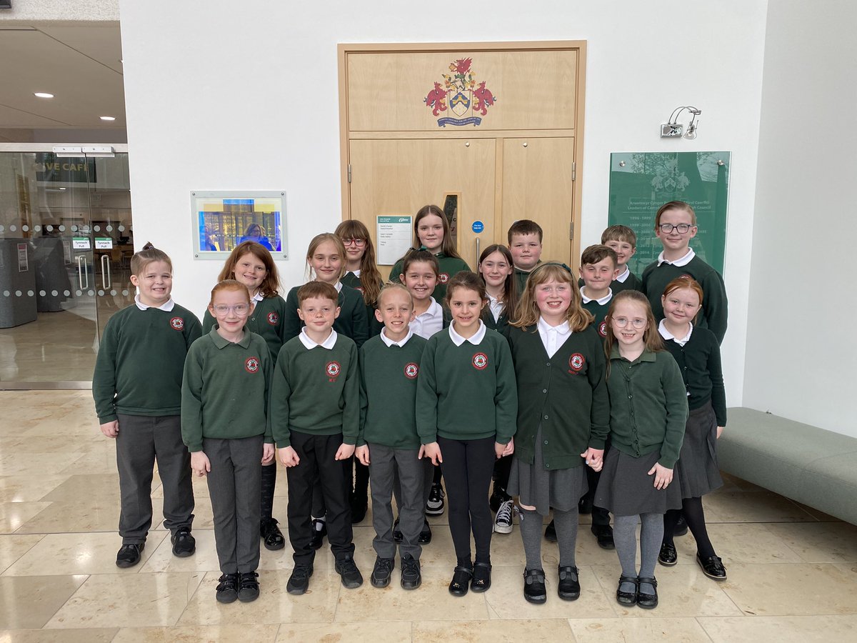 Llongyfarchiadau i gôr yr ysgol am ei berfformiad gwych yn y siambr yn Nhŷ Penallta ddoe 🎶

Congratulations to the school choir for its fantastic performance in the chamber at Tŷ Penallta yesterday 🎶

<a href="/mrs_sellick/">Mrs Sellick</a> <a href="/WelshGovernment/">Welsh Government</a> <a href="/MrJamieHallett/">Mr Hallett</a> <a href="/CaerphillyCBC/">CaerphillyCBC</a> <a href="/yggf123/">Ysgol Gymraeg Gilfach Fargod 🏴󠁧󠁢󠁷󠁬󠁳󠁿</a>