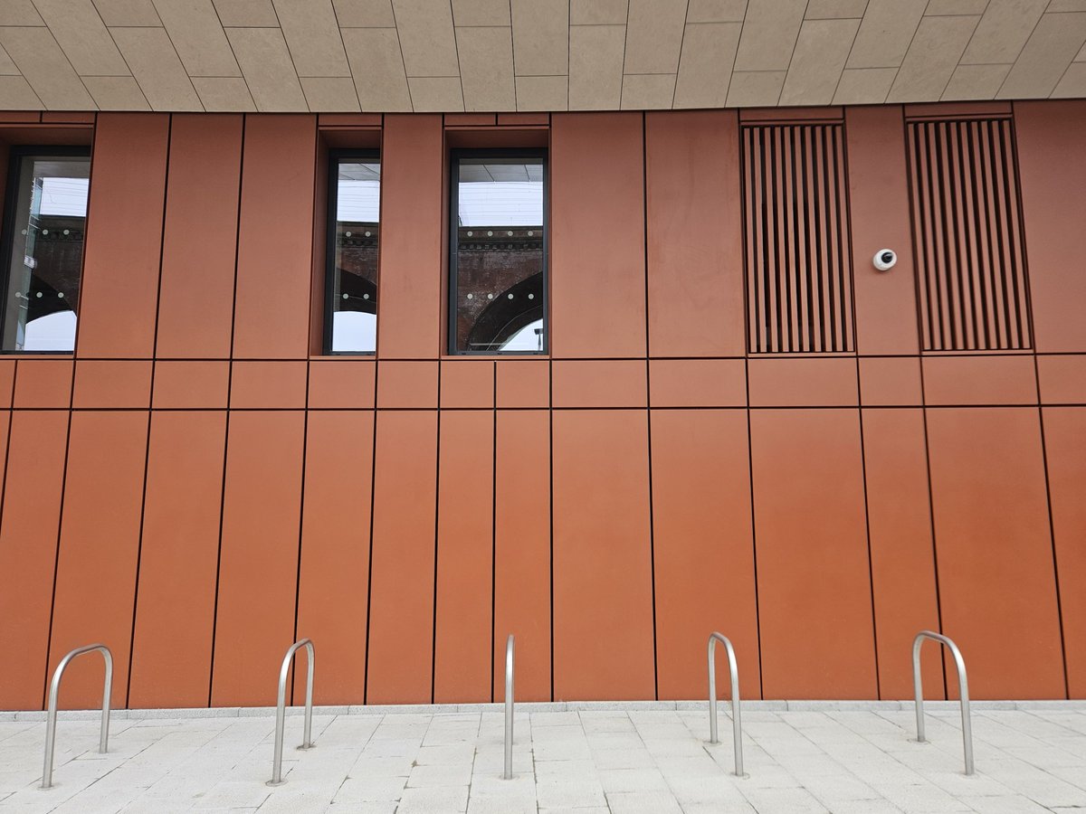 At Stockport Interchange we were contracted by @WillmottDixon to deliver the facade package for the Interchange. Part of our scope was to design, supply and install the Genius aluminium rainscreen cladding to various locations around the Interchange #stockportinterchange