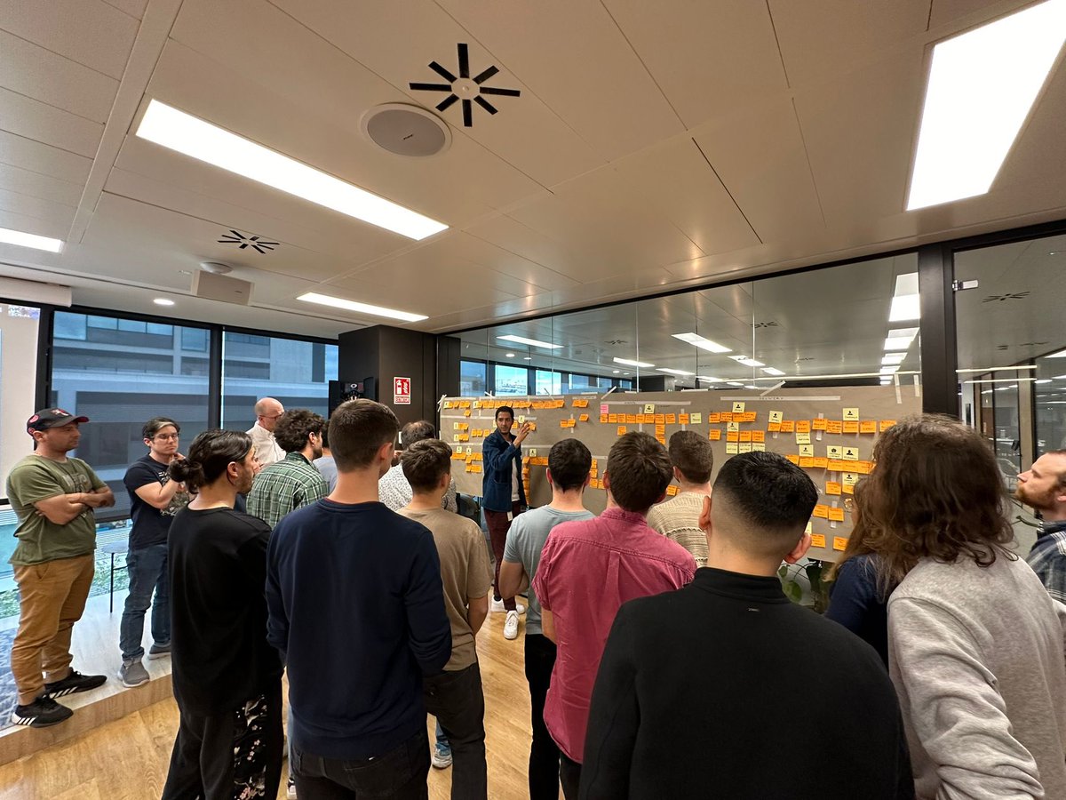 Had a blast facilitating another <a href="/dddbcn/">DDD Barcelona</a> workshop with a packed room of engaged participants!

Together we practiced discovering Bounded Contexts. 
We learned how to apply heuristics across various dimensions to find the optimal decomposition.

Looking forward to the next event!