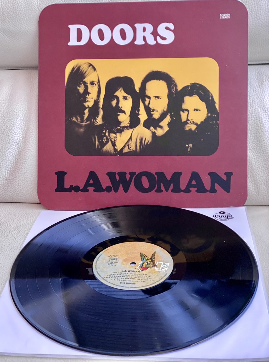 'L.A. Woman' is the 6th studio album by #TheDoors It was released on April 19, 1971. 🎸🎶🎸