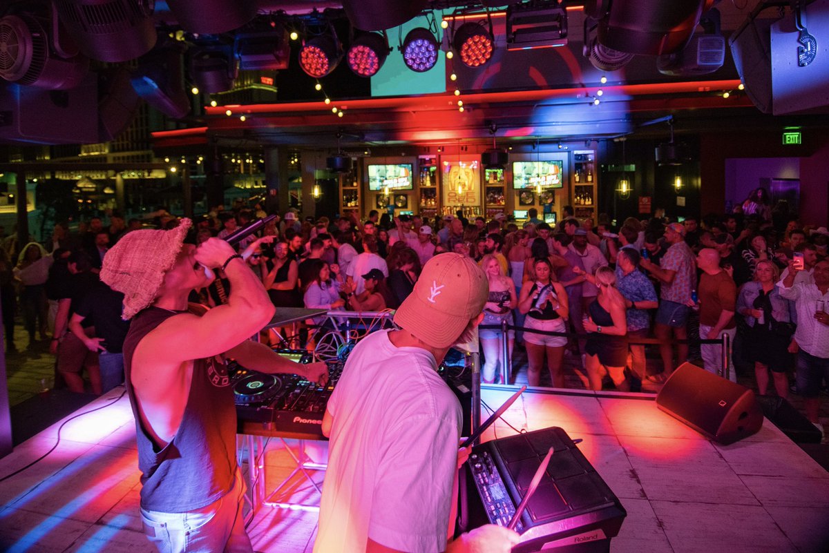OleRed's tweet photo. The party’s just gettin’ started on the @GhostLifestyle rooftop stage, Las Vegas!! 🪩
Glad y’all could bring some #YeeDM to our Grand Opening party, @mc4dmusic 🤠🎧 https://t.co/H9Qlv6To5W
