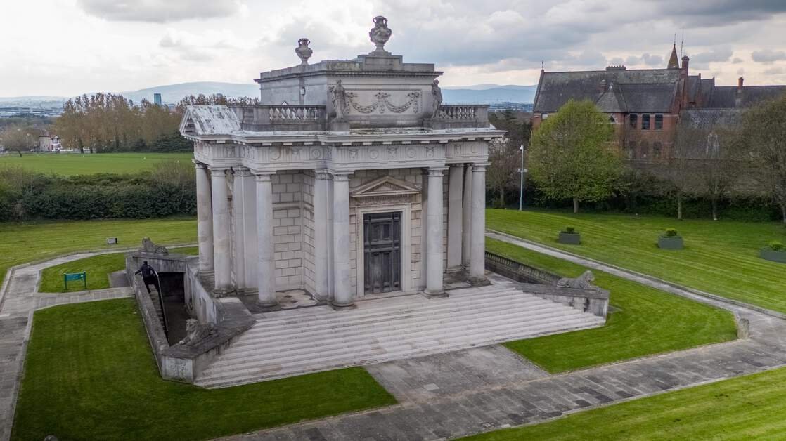 The Office of Public Works are looking to operate a van/mobile unit for tea, coffee, and other refreshments on the historic grounds of Casino Marino Expressions of interest should be submitted to marko.raskovic@opw.ie by May 3rd 2024 📸 Fáilte Ireland #businessopportunities