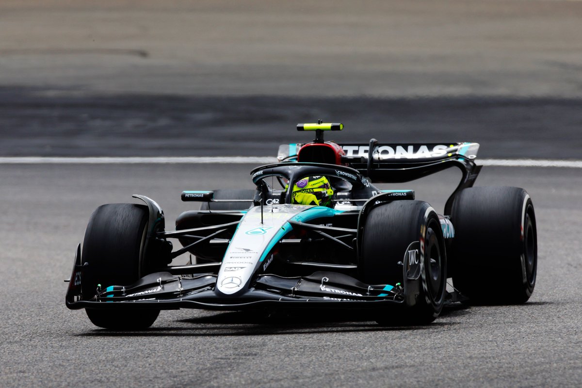 A quick reminder that Sprint Quali is shorter than the standard Quali format and has mandatory tyre sets: ◾️ SQ1 (12 minutes, new Medium) ◾️ SQ2 (10 minutes, new Medium) ◾️ SQ3 (8 minutes, new or used Soft)