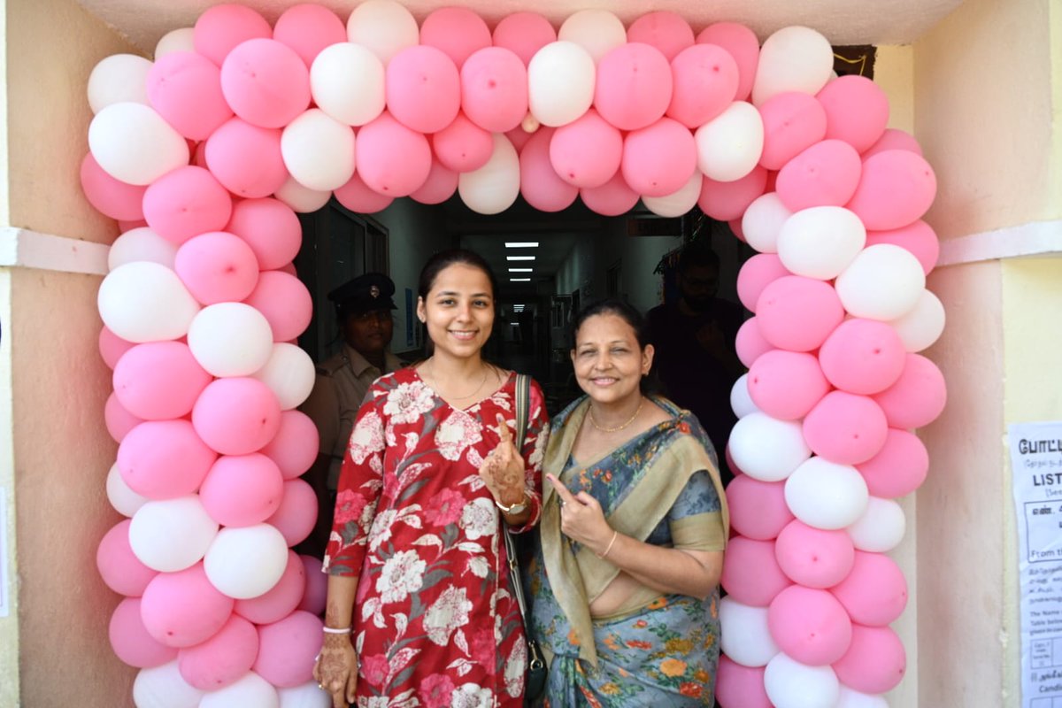 A pink voting booth in Vepery Photos by B A Raju