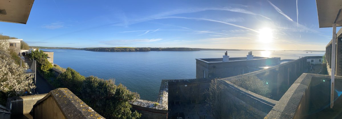 The sun’s not long up, and the field centre is a hive of activity ahead of the return leg to Brighton. Thanks for having us Dale Fort @FieldStudiesC.