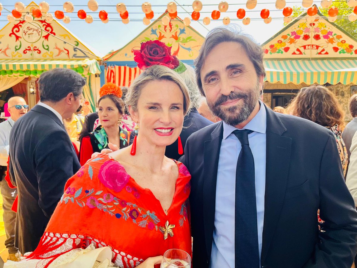 La #FeriaSevilla24  no es sólo color, alegría, folclore y tradición. Es además un punto de encuentro #negocio, #networking, #alianzas
La ciudad no para, sino que crece y ebulliciona.
Si aún no la has visitado, ¿a qué esperas? Te quedan dos días!