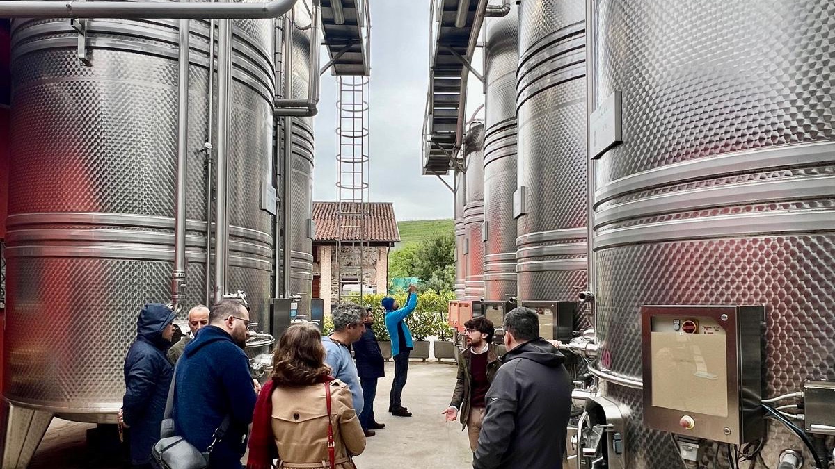 🍇📚 #Training at @uniud with @USEKOfficial and company field visits around #Udine, with insights on potential applications of emerging #sustainable innovative technologies, such as precision mechanisation, to the current state of art of the #wine sector in #Lebanon. 🇱🇧🍷