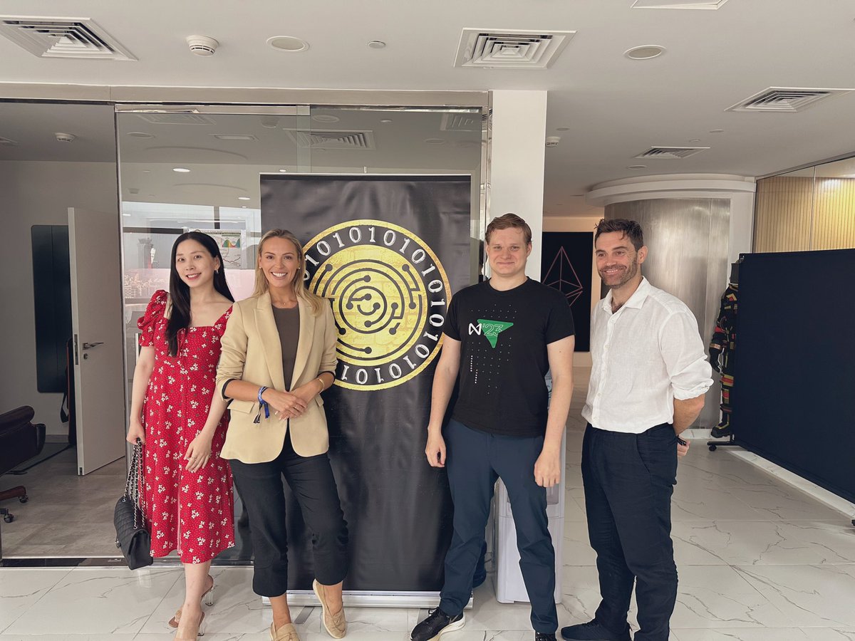 gm team @coinbureau 💅🇦🇪 Amazing to catch up with @jessicasmw and the crew!✨