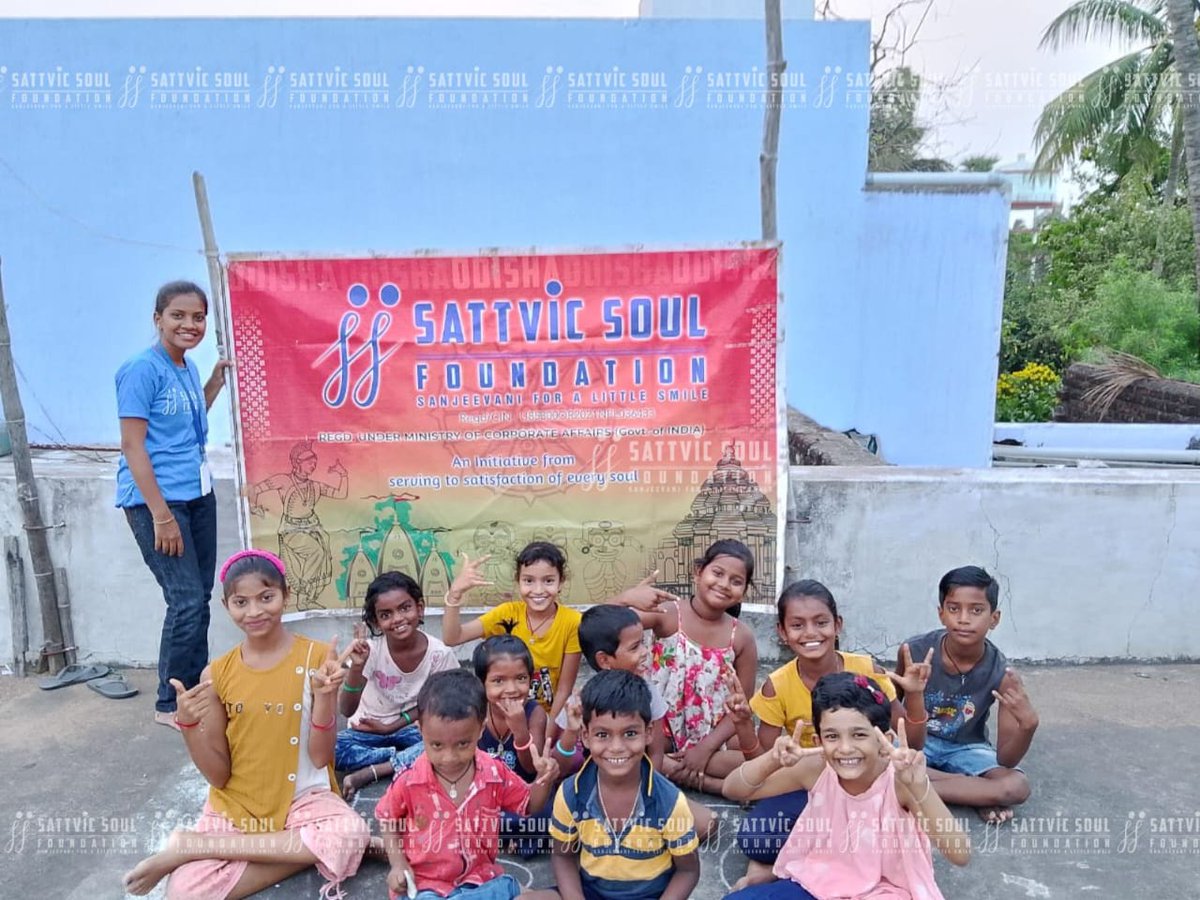 Project Chatashali,Berhampur,Ganjam Team @SATTVIC_SOUL through it's education program promotes primary education in a fun & engaging way, for the kids who are deprived of quality education due to various reasons. #EducationForAll @ZP_Ganjam @Ganjam_Admin @achuya_achuya