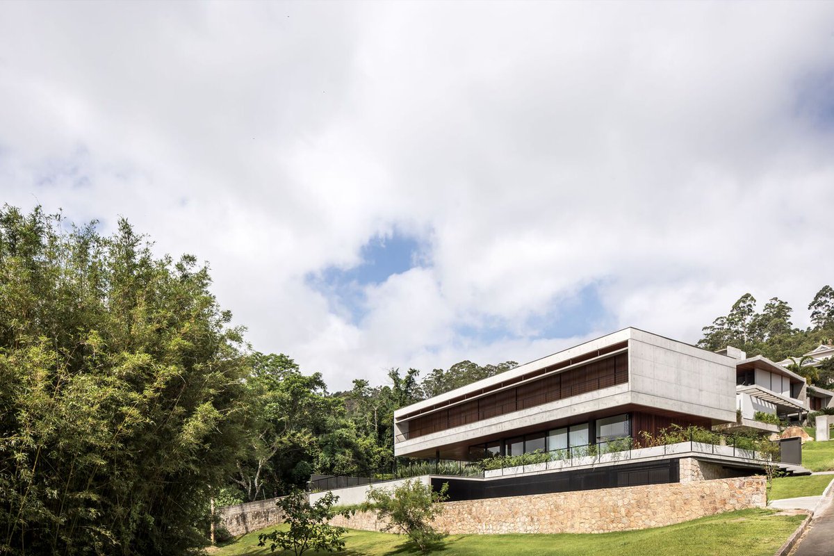 PC House by Jobim Carlevaro Arquitetos

#building #architects #design #architecture #illustrarch