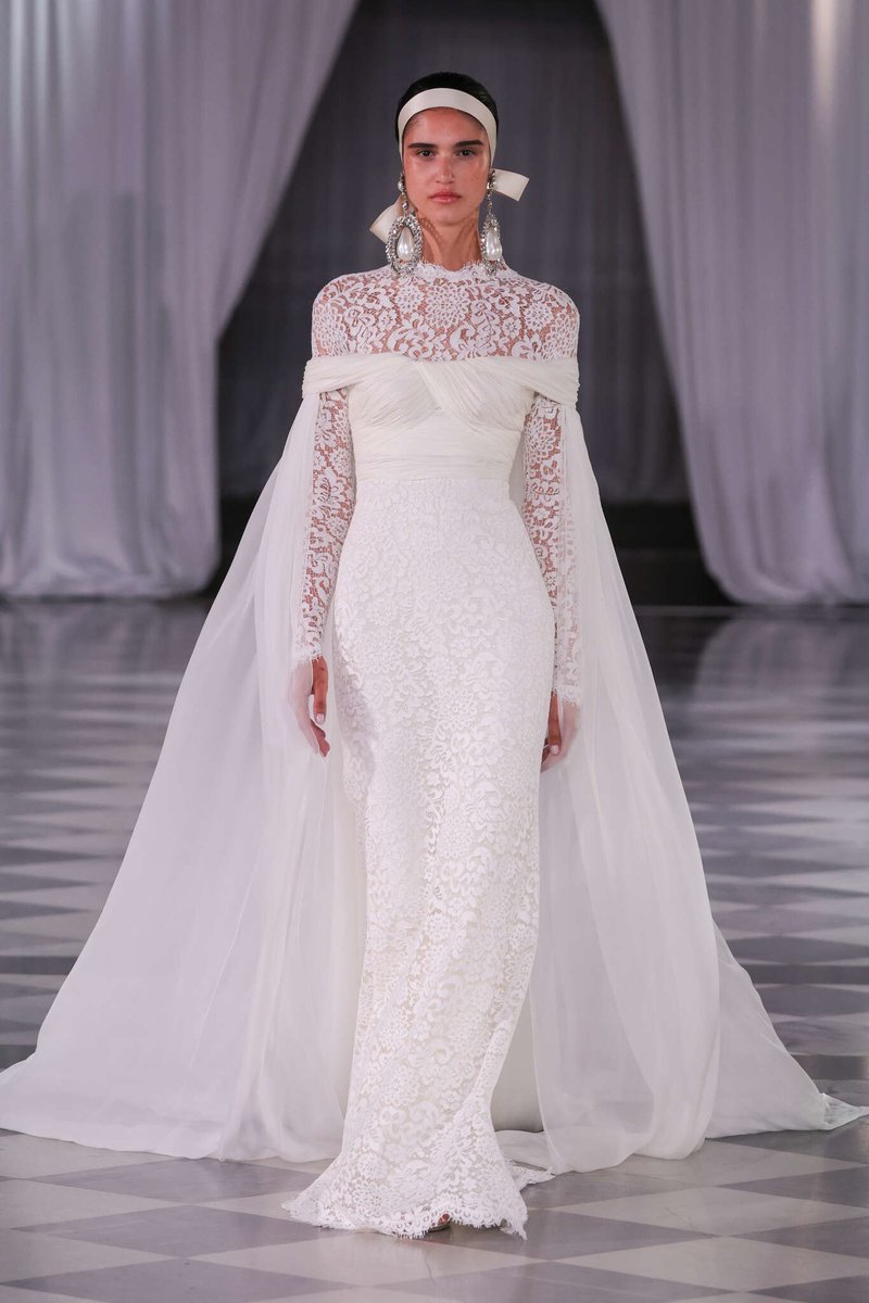 kendam_com's tweet photo. Giambattista Valli Bridal fashion show introducing 'The Love Collection' at Barcelona Bridal Fashion Week (April 18, 2024) https://t.co/5lxN7mEjy6
#GiambattistaValli #Bridal #TheLoveCollection #Runway #Barcelona #FashionWeek #Kendam https://t.co/LSVFeNm0TT