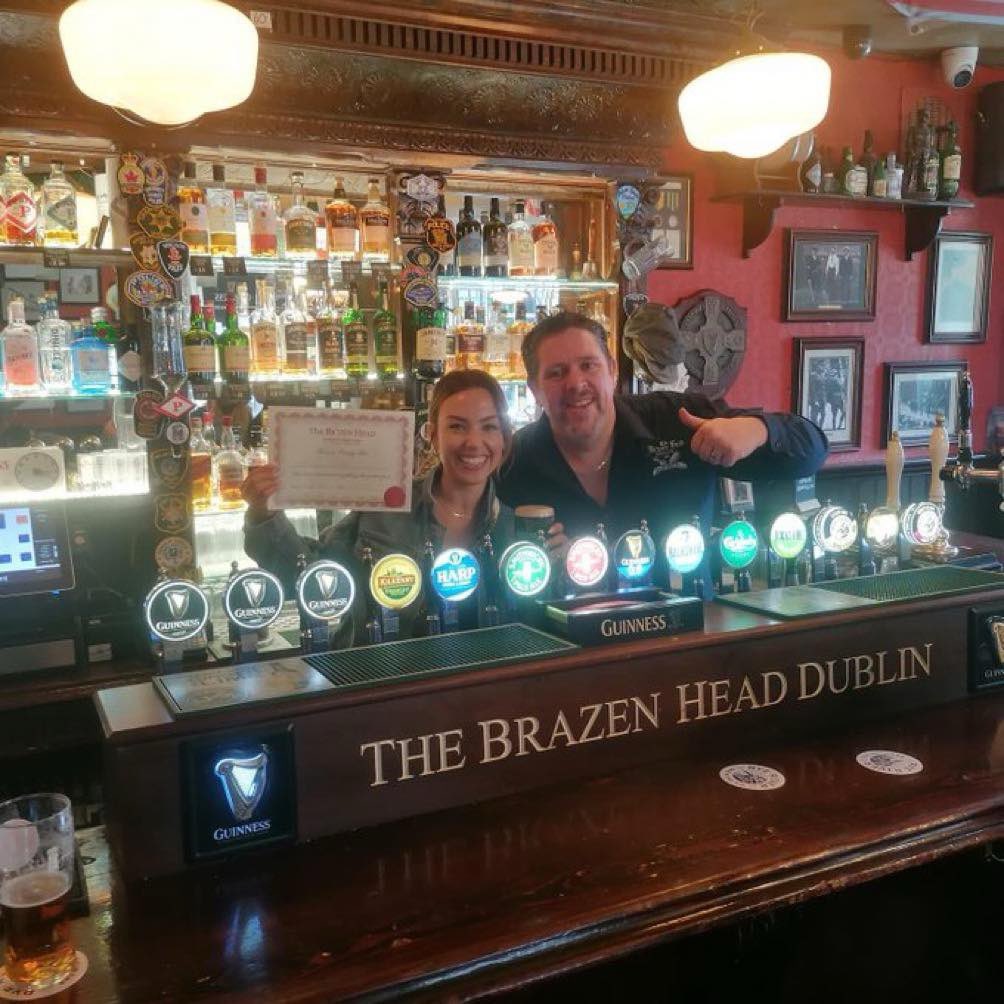 Learn how to pull a pint from the best in the business & receive your certificate from the #oldestpubinireland 

#ireland #irish #irishbar #dublin #howtopullapint #thebrazenhead #thebrazenheaddublin