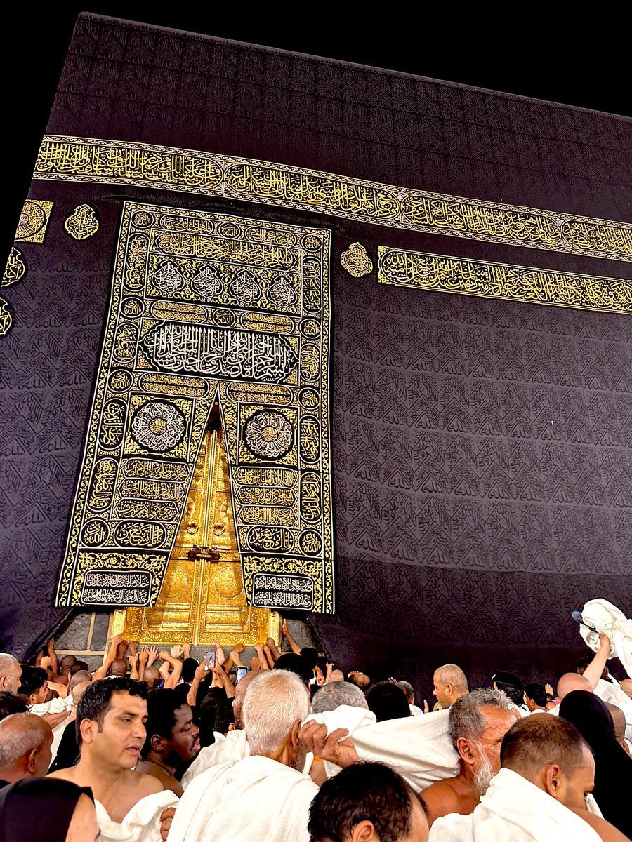 MoonShines_11's tweet photo. كانت رسائل ربانية ونداء إلهي وروحي 🥹💜💜💜، الحمدلله اللي يسّرها وسهلها لي وتقبلها يارب مني بقبولٍ حسن عن والدي واجعله في عليين وجميع موتى المسلمين والمسلمات. 

أخلص النية وشوف كيف ربي معاك وييسّر لك أمورك وتوكّل على الحي الذي لا يموت 

#مكة https://t.co/GyPy4yjQYy