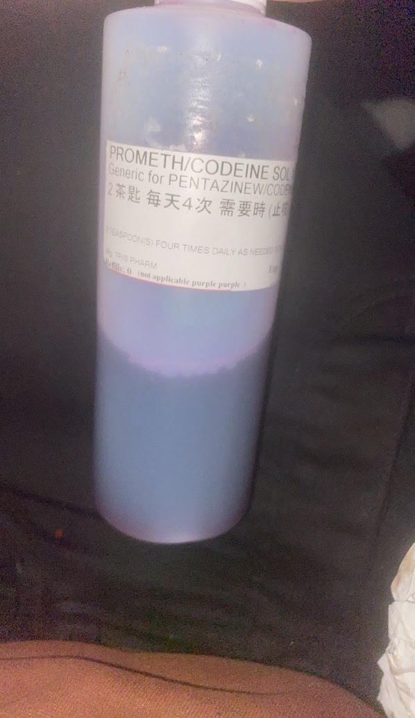 skullfucker2's tweet photo. 自己製作鴉片飲料,將水燒開,關火浸泡種子,濾出種子,將水煮沸,煮乾,用酒精稀釋,加入卡羅,像playboi carti一樣倒出 #Opium #War #FreeLean https://t.co/KMx9P2G821