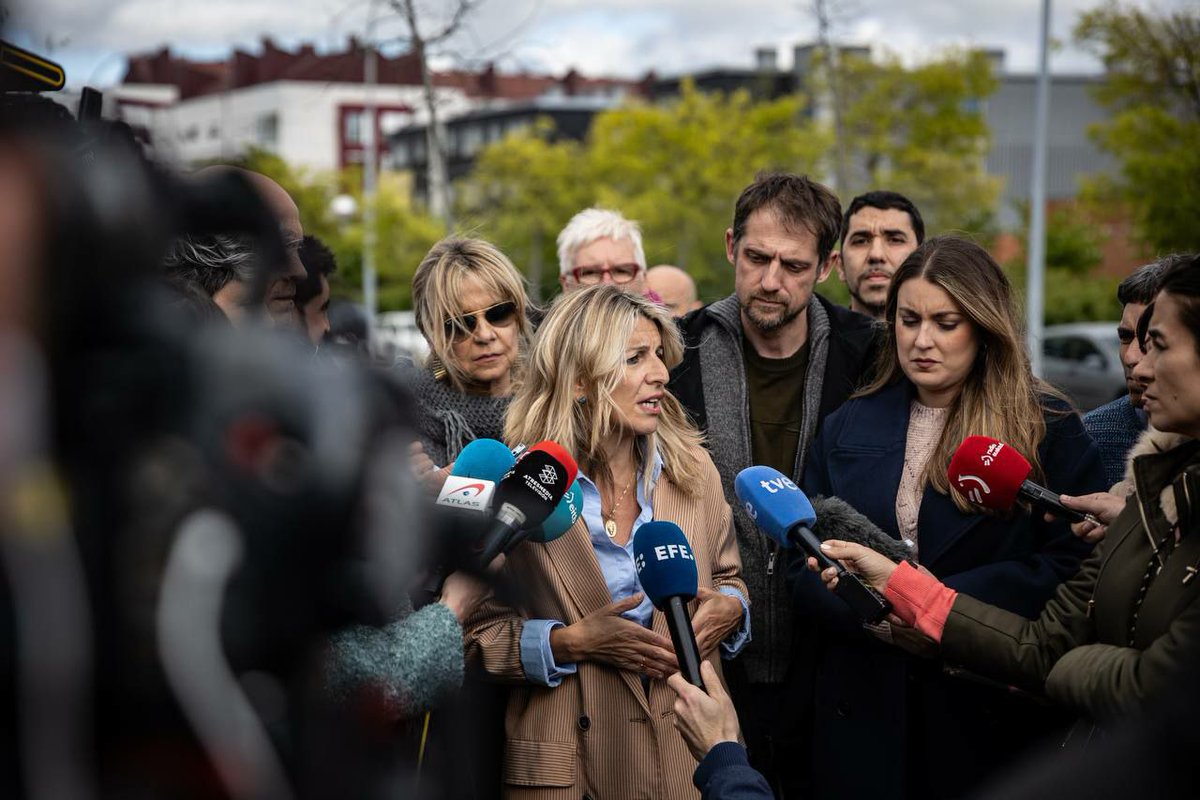 Últimas horas de campaña en Euskadi! Ayer en Vitoria-Gasteiz junto con @Yolanda_Diaz_ he apoyado a @alba_garcia_m y al resto de candidatxs de @sumar para que este domingo el Parlamento Vasco cuente con una voz progresista y verde. Zure boto berdea Sumar koalizian dago! 🌻