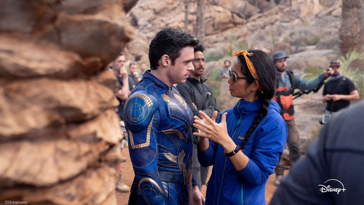 La directora Chloé Zhao y Richard Madden hicieron que 'Eternals' brillase en la gran pantalla 🎬