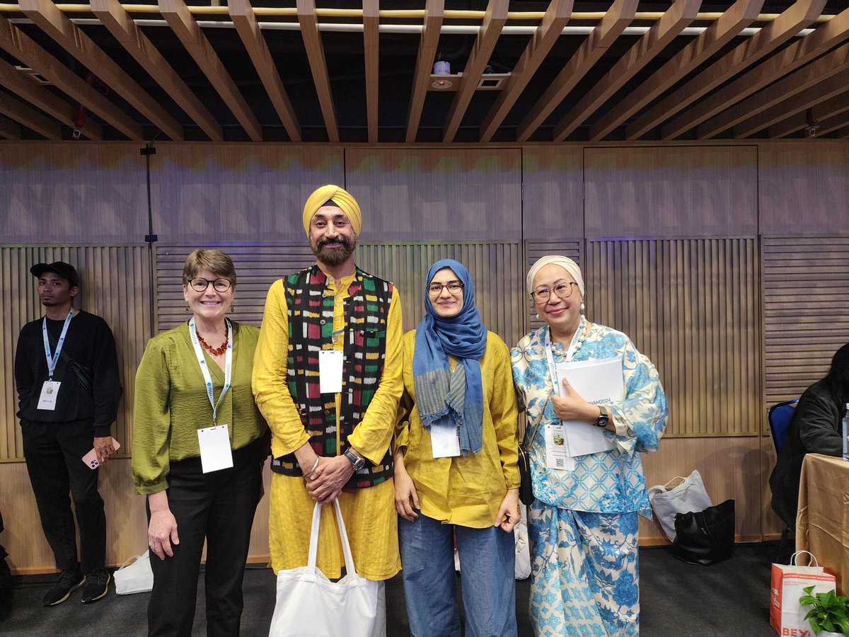 Standing tall w trailblazers in #climate non-proliferation &amp; planetary #health, realising power of collective thinking on #data, AI/technology, policy against climate-compounded global health challenges. <a href="/JemilahMahmood/">Dr Jemilah Mahmood</a> <a href="/ph_alliance/">Planetary Health Alliance</a> <a href="/SunwayCPH/">Sunway Centre for Planetary Health</a> <a href="/harjeet11/">Harjeet Singh (@harjeet11.bsky.social)</a> <a href="/PHI_Oxford/">Planetary Health Informatics (PHI)</a> <a href="/MarieStuder/">Marie Studer</a>