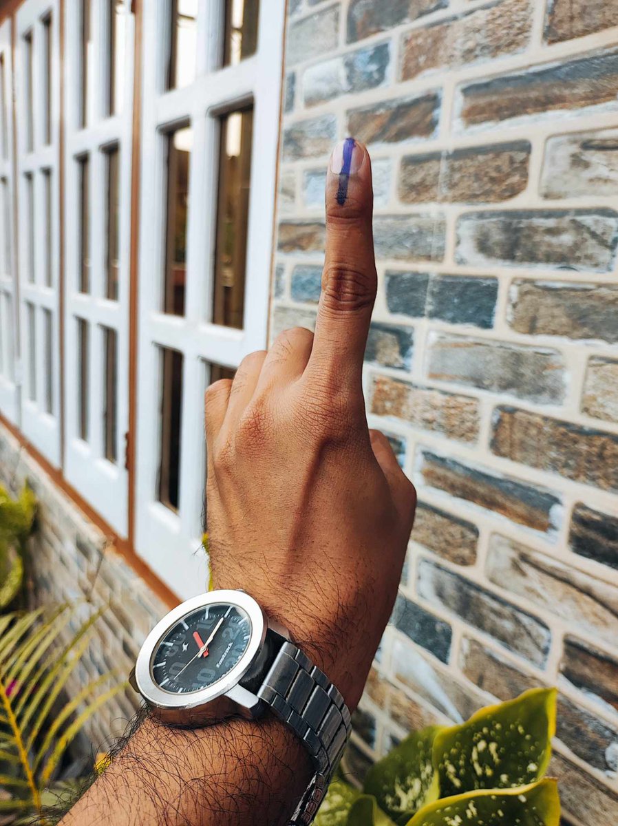 I have exercised my democratic rights by casting my votes to the BJP Candidate @KamakhyaTasa @BJP4India Loksabha #Kaziranga Constituency, Assam.

We stand for continuous development and the safety of our nation. Let's all participate in shaping our future — every vote counts!…