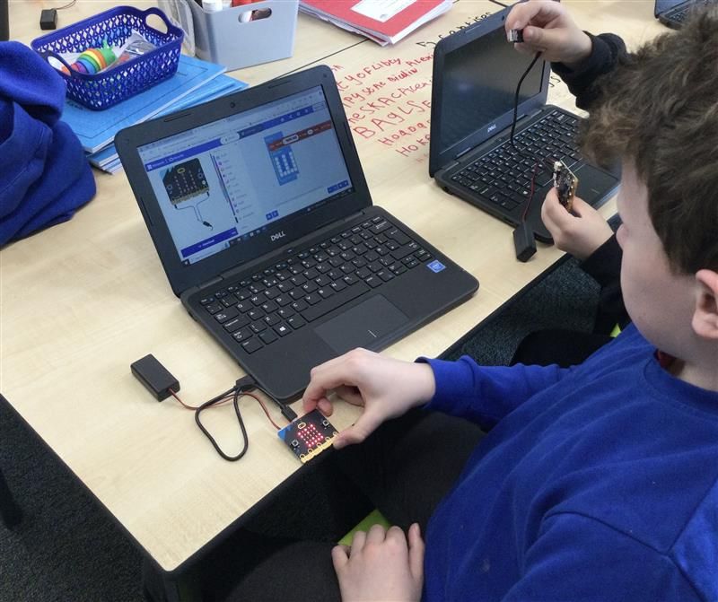 Holyoakes Field tweet media