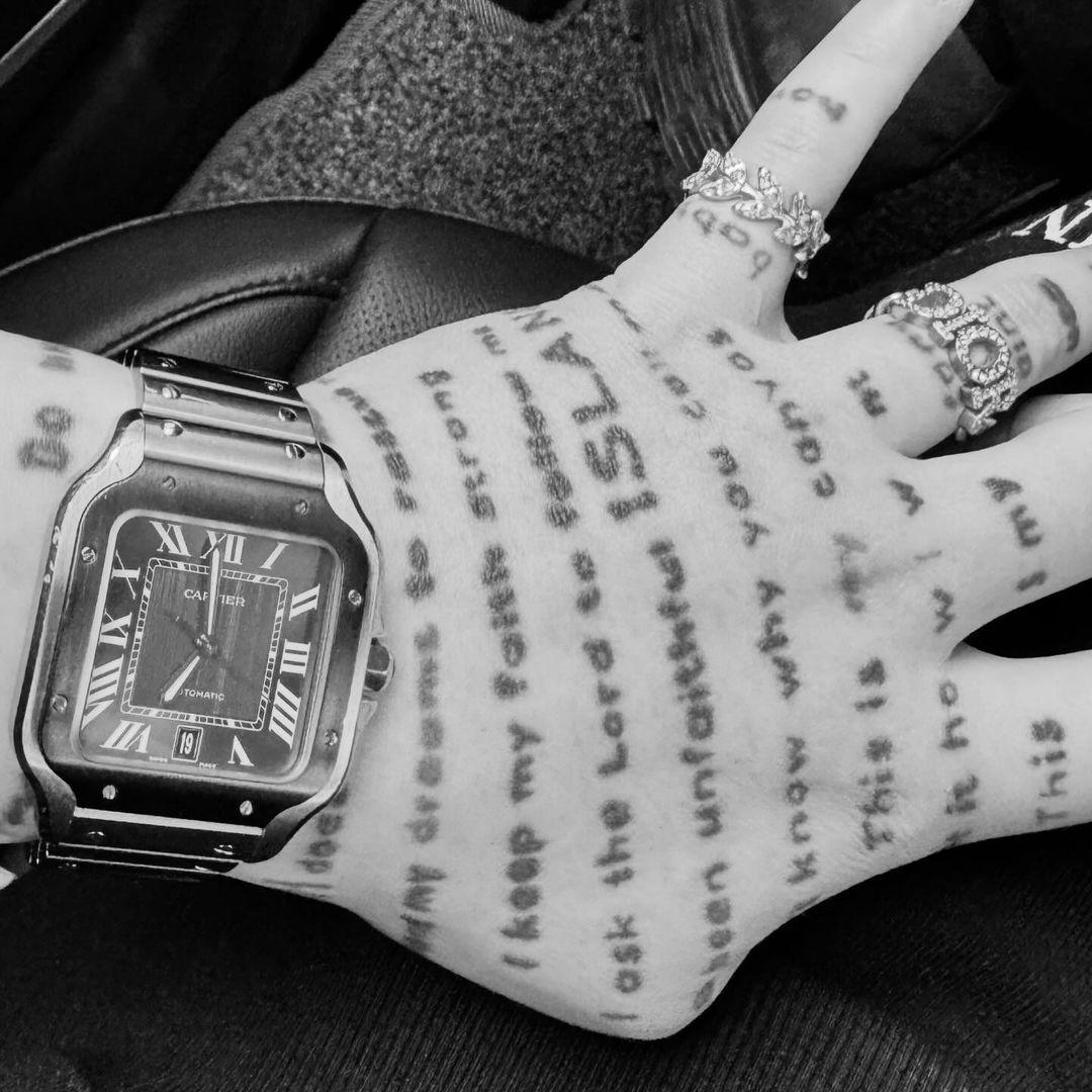 __deadlynight's tweet photo. take your time https://t.co/Akbt8D136M