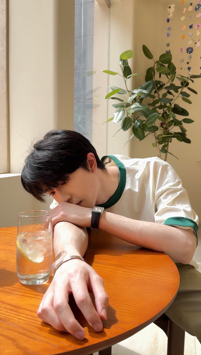 nidepaipai's tweet photo. 🐰: จับหางฤดูใบไม้ผลิ ยินดีต้อนรับต้นฤดูร้อน

*(抓住春天的尾巴 จับหางฤดูใบไม้ผลิ แปลว่า ฤดูใบไม้ผลิจะผ่านไปแล้ว กิจกรรมอะไรที่ทำในฤดูนี้ อยากทำก็ทำเล้ยย )

Patrick Early Summer🌞
#เริ่มต้นฤดูร้อนไปกับแพทริค
#แพทริค https://t.co/uSXV6MaXuV