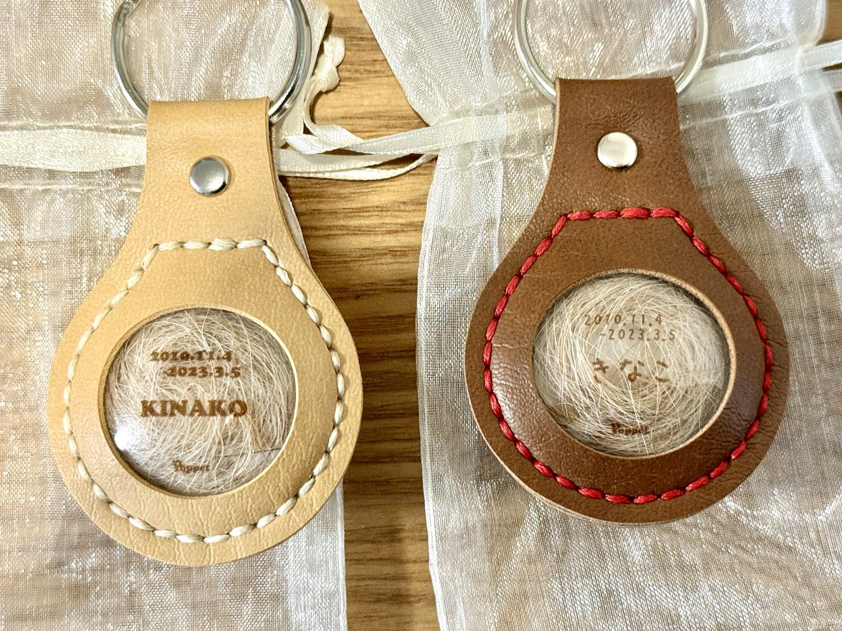 Corgi_Kinako114's tweet photo. 先月結婚記念日🎁にオーダーしてた立体写真キーホルダー届いた！可愛すぎんか⁉︎マズルは少し短めだけど多分マズルのばせる限界があるのを頑張ってくれてるんよ🥹元々キーホルダーはぬこ様限定だったはず🤔それぞれ写真とか選んでオプションで中に遺毛入れてもらった！文字数↓

#ぽぺっと作りました https://t.co/wQbgwgAzxA