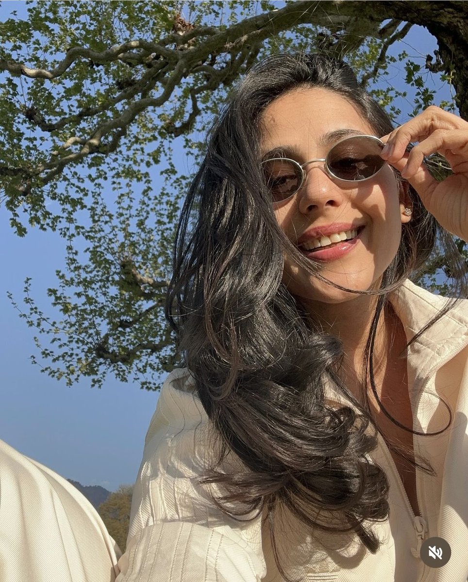 NmamiAgarwal's tweet photo. I go to nature to be soothed, healed and have my senses
put in order!
#nmami #nmamiagarwal #nutritionist #dietitian #health #lifestyle #Nmamilife #nmamilifegirl #eattodayfortomorrow https://t.co/TVgvbb259r
