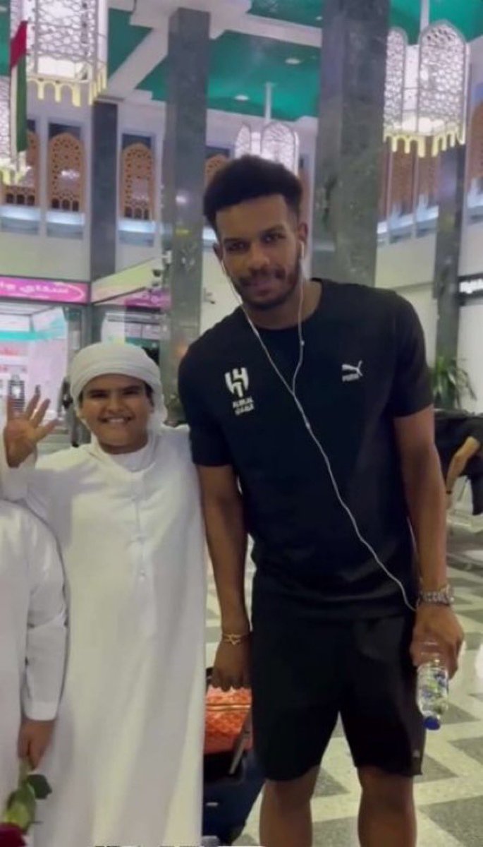 out of context الامارات tweet media