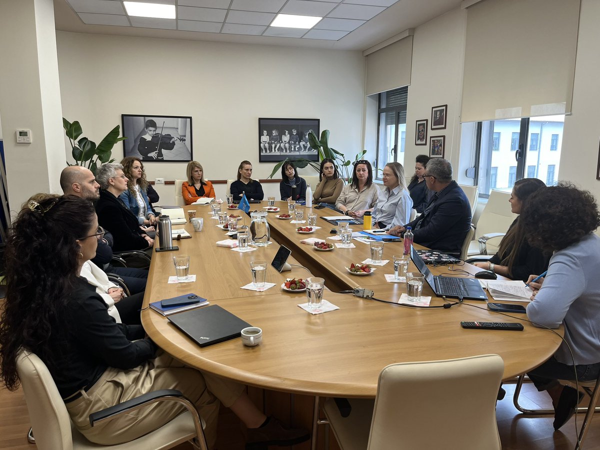 💭Friday’s Learning happening now! Mrs. Edlira Muka, CEO of Balfin Group, sharing with #UNICEFAlbanka team the Corporate Social Responsibility strategy of the company & their programs on community support & empowerment.