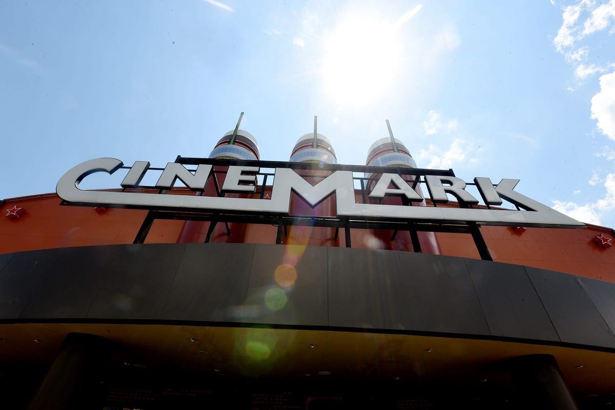 North Texas man sues Cinemark for allegedly shorting customers on $9 beer 🍺🍿