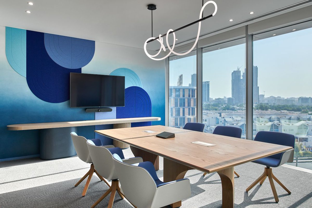 Blue + Green Hues Bring Tranquility to this 2,000-square-meter office

Where Function meets Aesthetic! 

buff.ly/3xjXVsc

#LuxuryOfficeSpaces #LuxuryInteriors